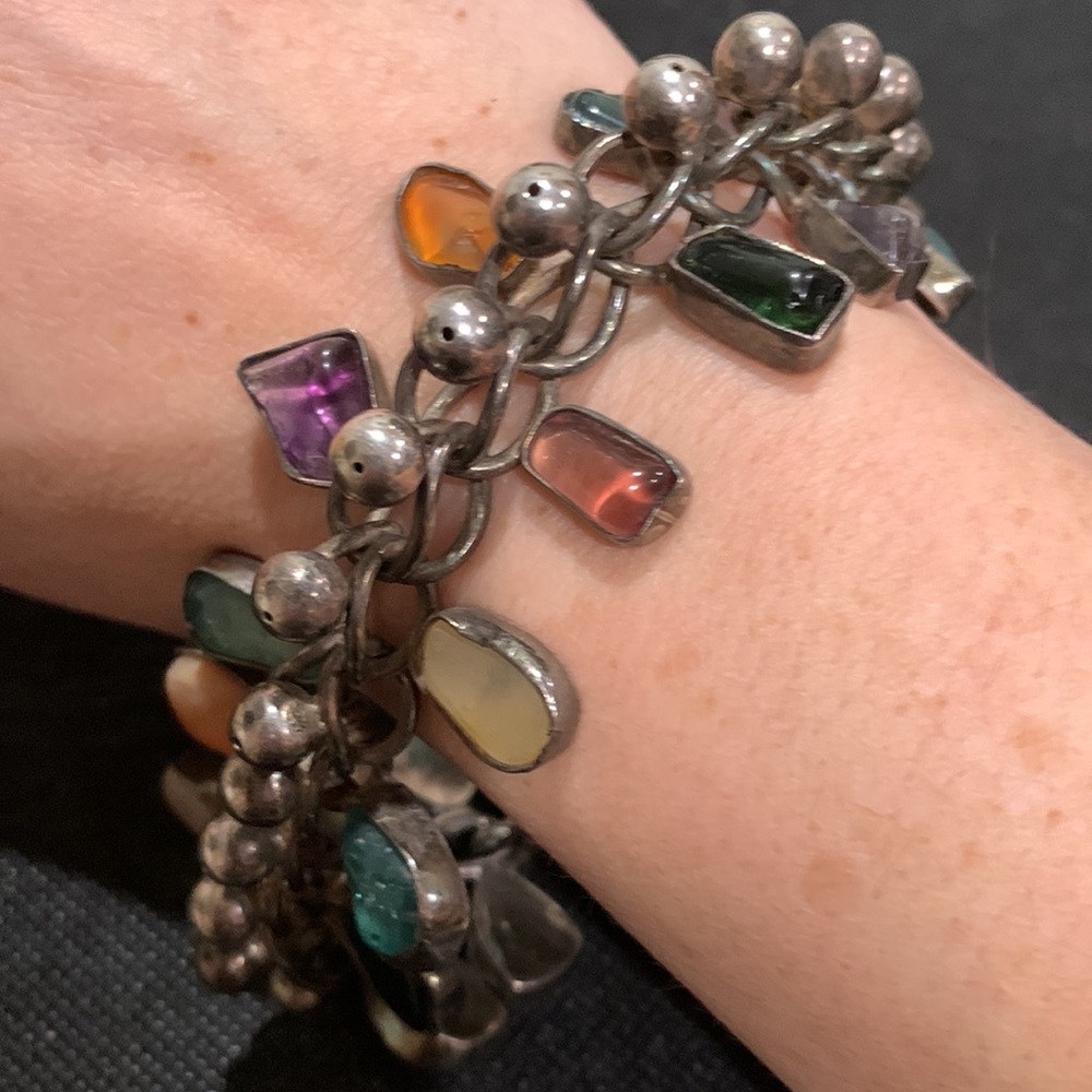 Unique vintage sterling silver and gem bracelet - Picture 9 of 16